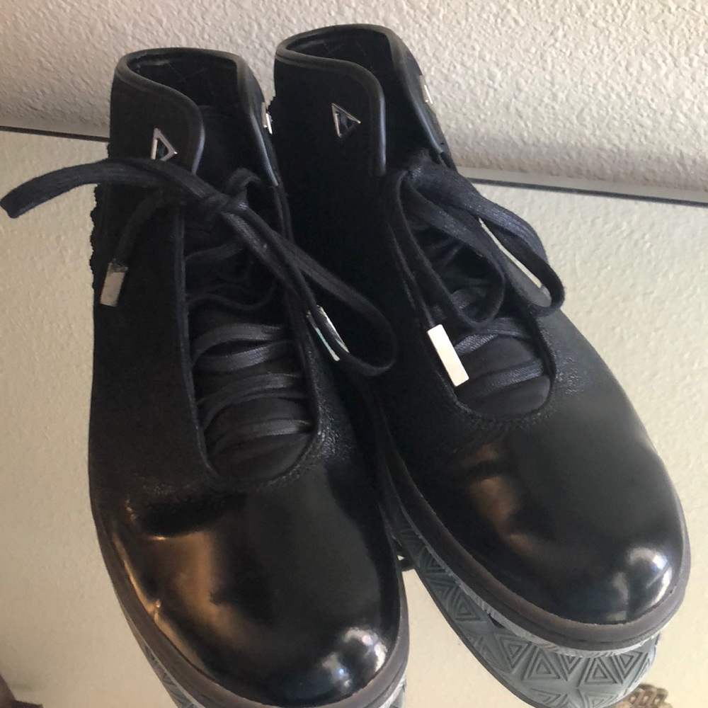 Jordan’s Instigator 10.5 men like new